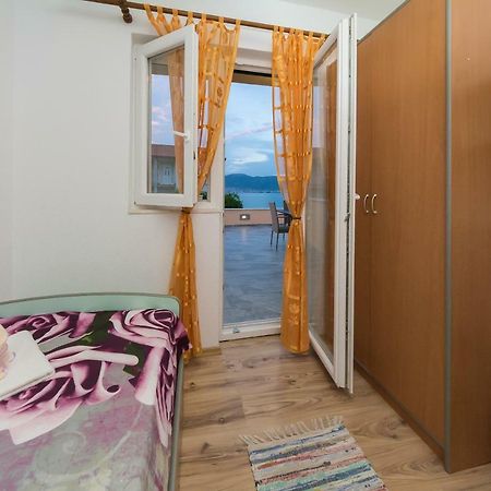 Apartment Leut With Spacious Terrace And Sea View Slatine Ngoại thất bức ảnh