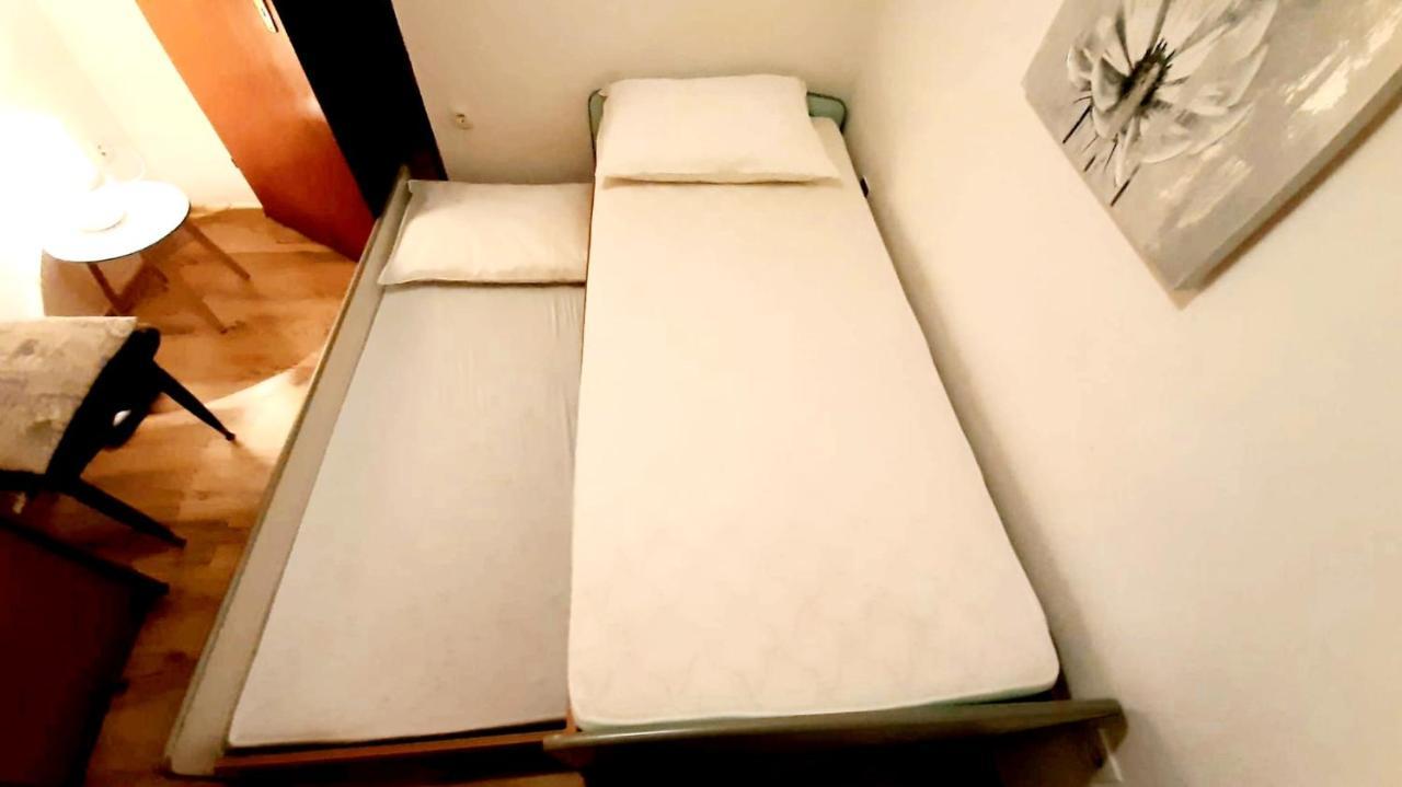 Apartment Leut With Spacious Terrace And Sea View Slatine Ngoại thất bức ảnh