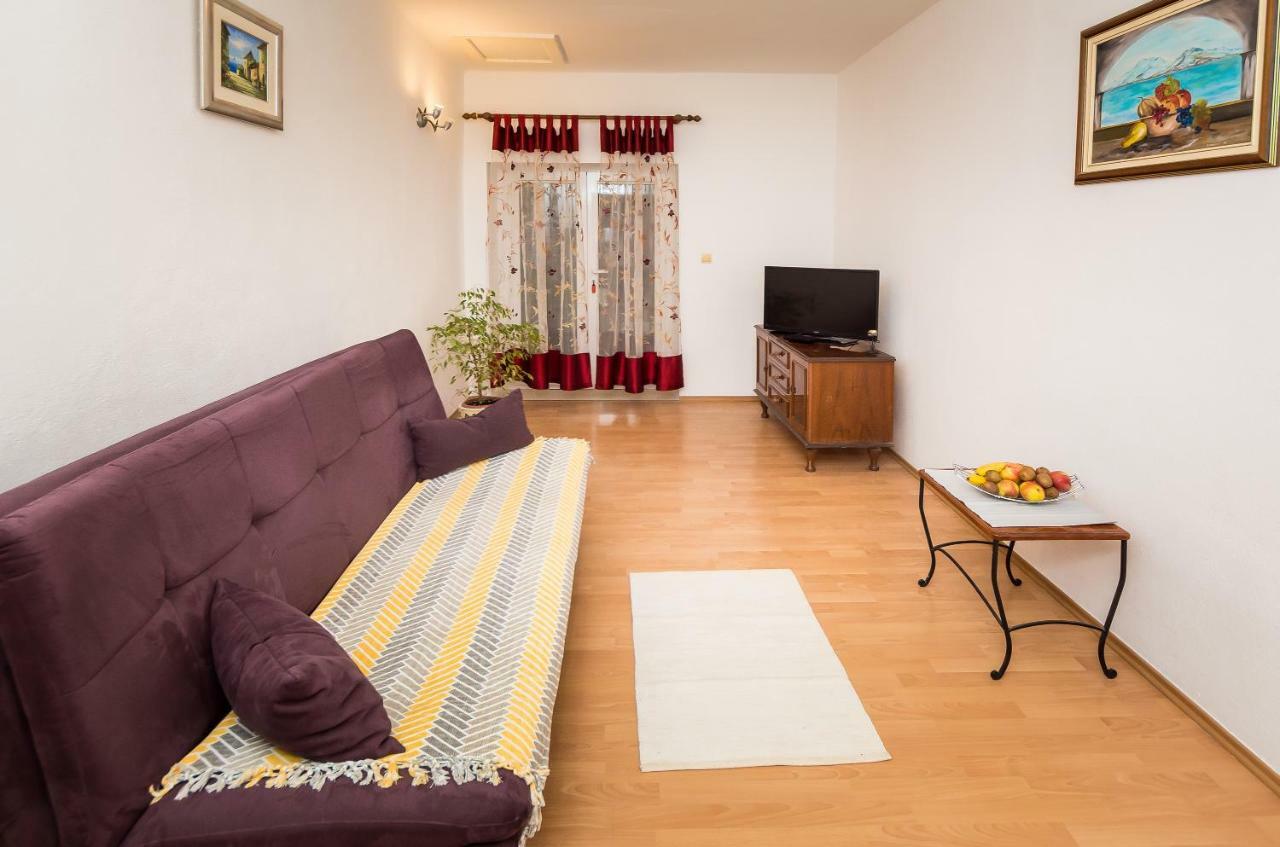 Apartment Leut With Spacious Terrace And Sea View Slatine Ngoại thất bức ảnh