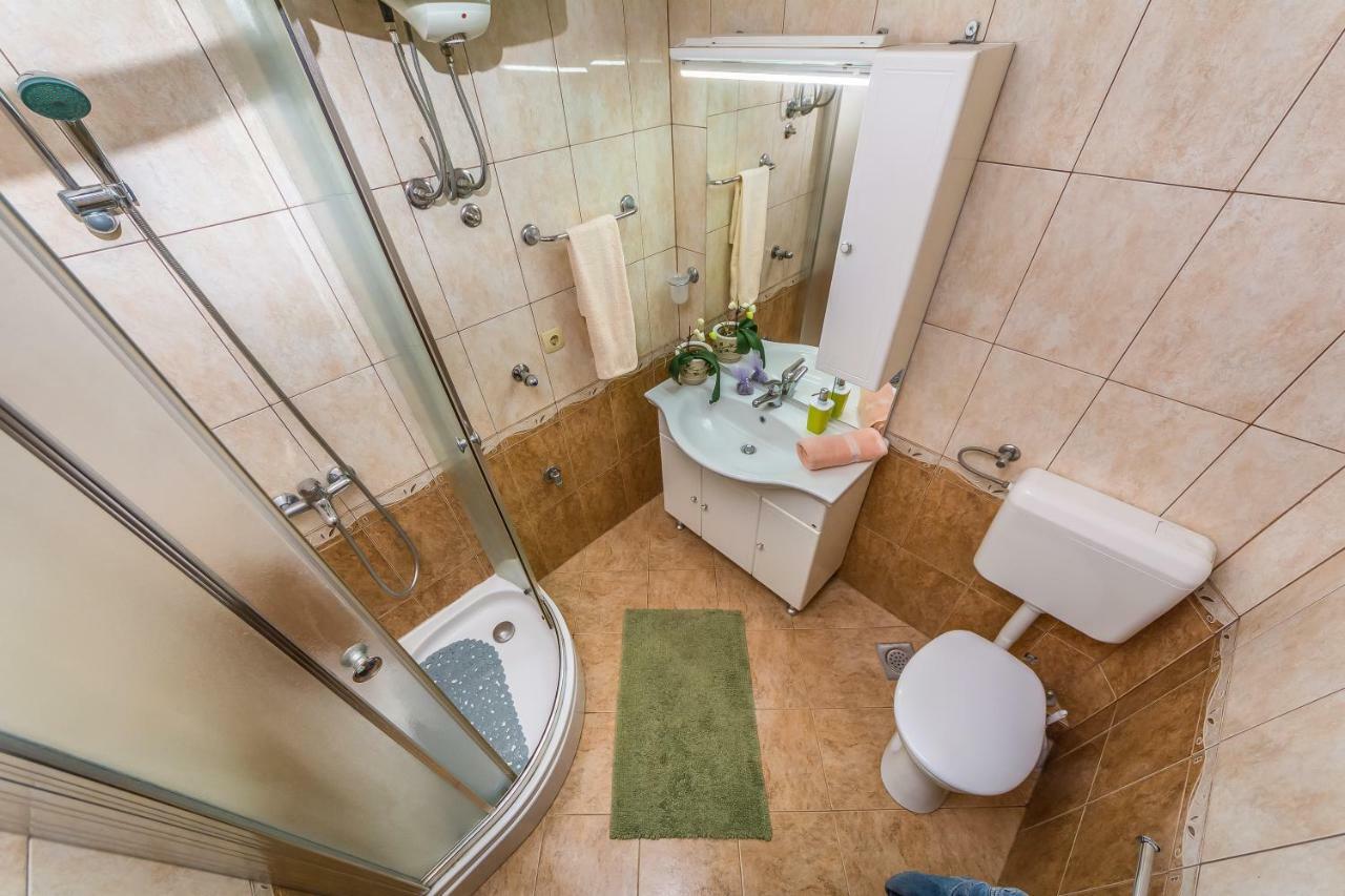 Apartment Leut With Spacious Terrace And Sea View Slatine Ngoại thất bức ảnh